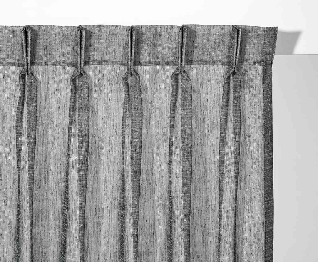 DOUBLE PLEATED FINISH
