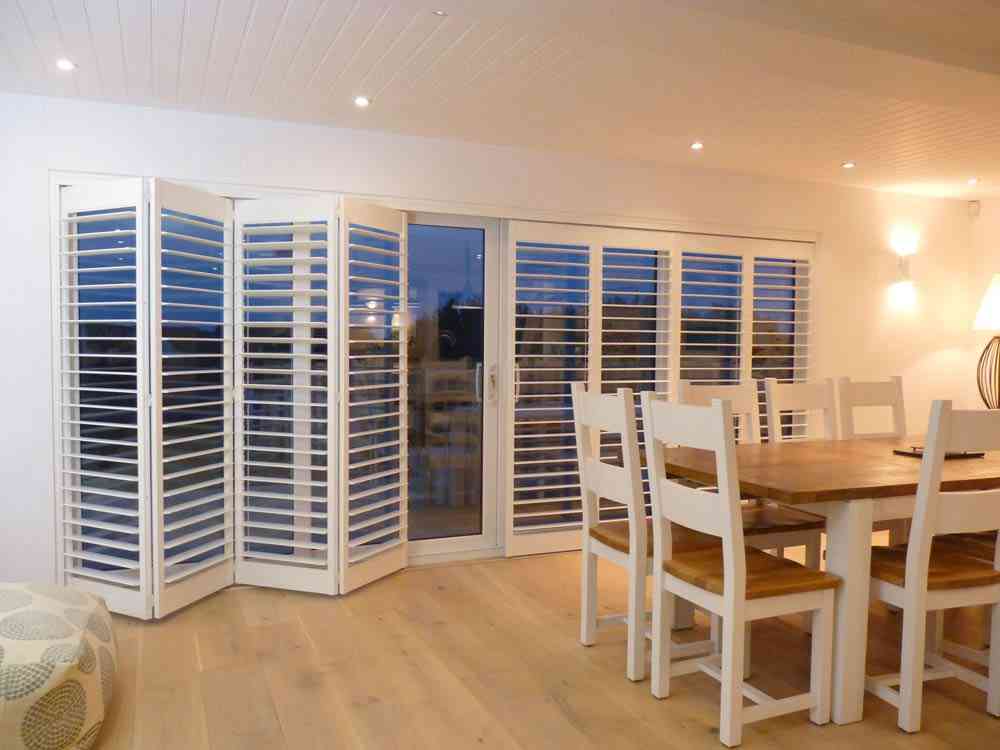 BIFOLD DOOR